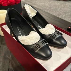 Ferragamo Nero Calf Skin Short Heel Size 7 US W